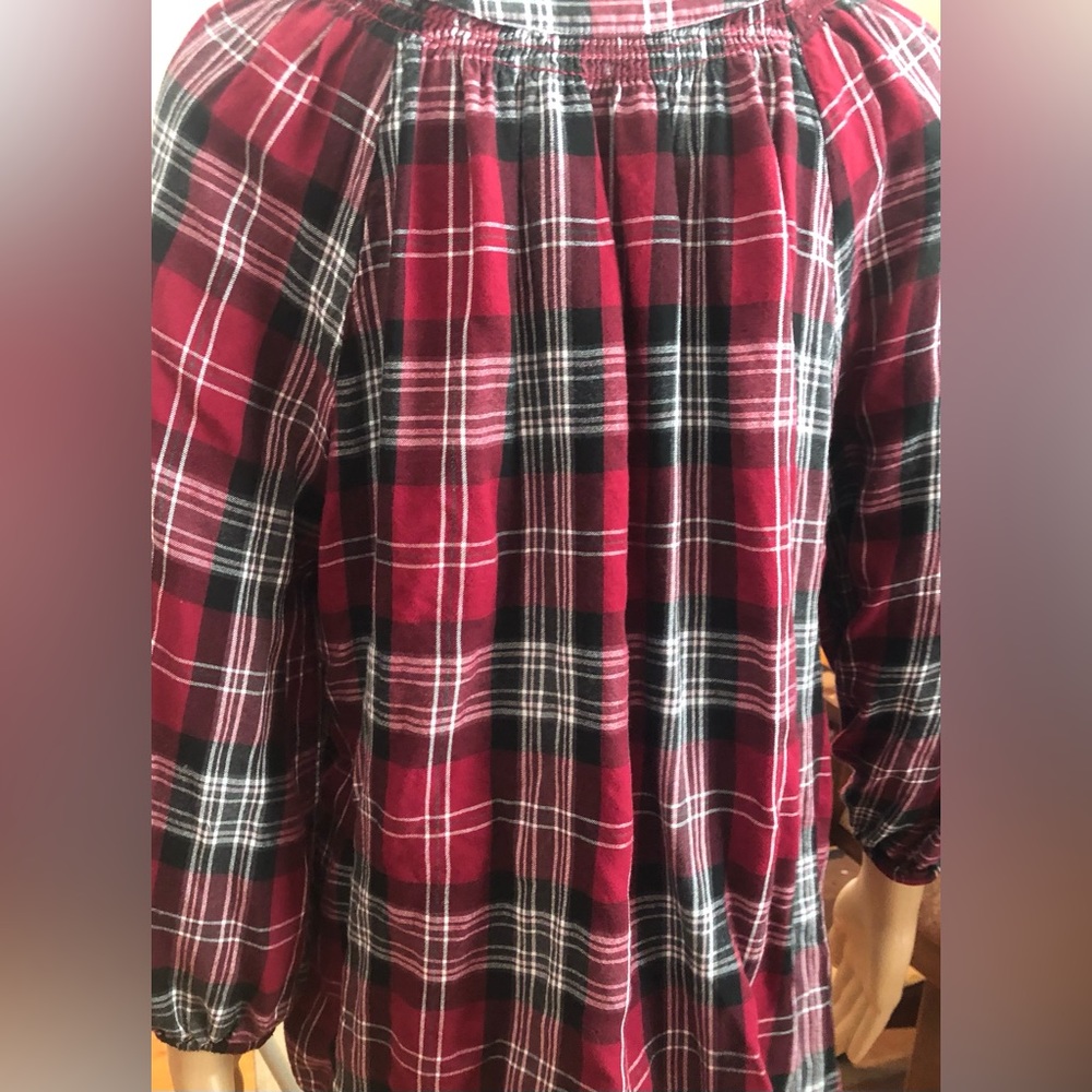 Crown & Ivy Cute Shirt